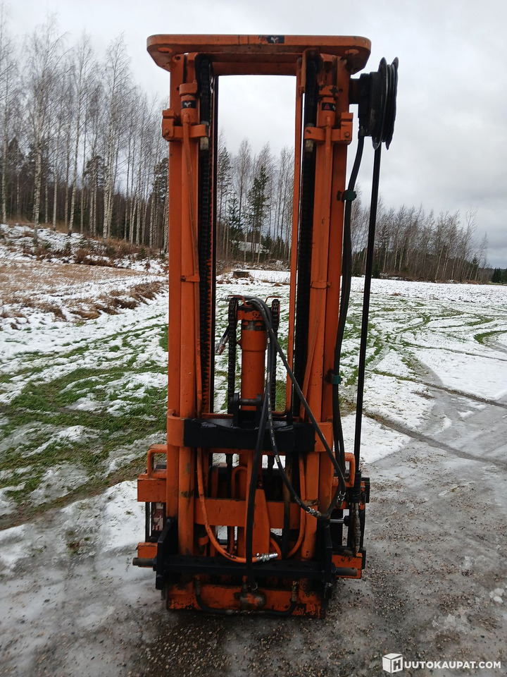 Toyota Trukkimasto traktorisovitteinen., Salo - Dakšas: foto 1 Toyota Trukkimasto traktorisovitteinen., Salo - Dakšas: foto 1