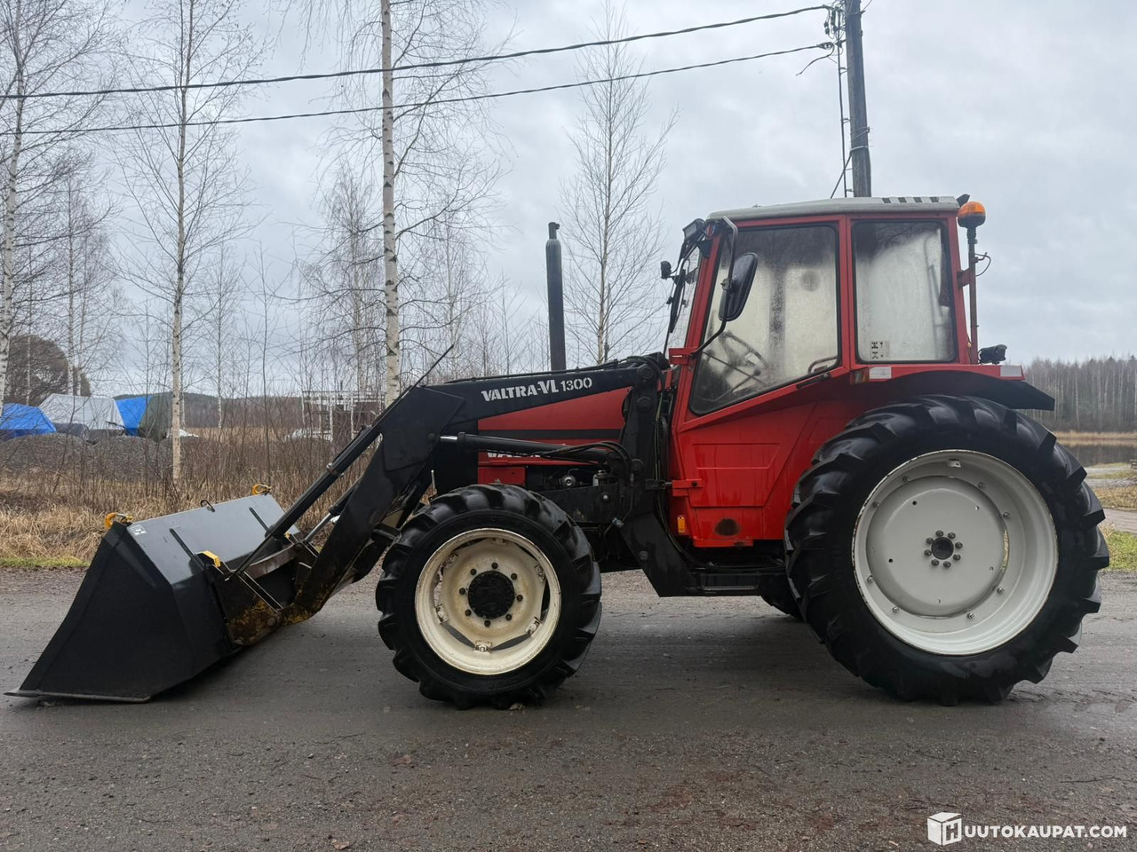 Valmet 604, 4x4 with front loader, 1985 — Well equipped!!, Jyväskylä - Traktors: foto 2 Valmet 604, 4x4 with front loader, 1985 — Well equipped!!, Jyväskylä - Traktors: foto 2