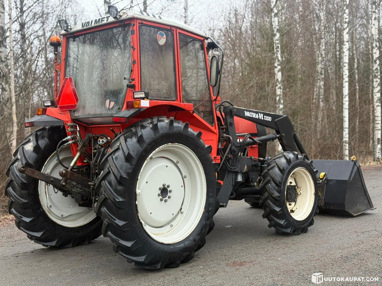 Valmet 604, 4x4 with front loader, 1985 — Well equipped!!, Jyväskylä - Traktors: foto 5 Valmet 604, 4x4 with front loader, 1985 — Well equipped!!, Jyväskylä - Traktors: foto 5
