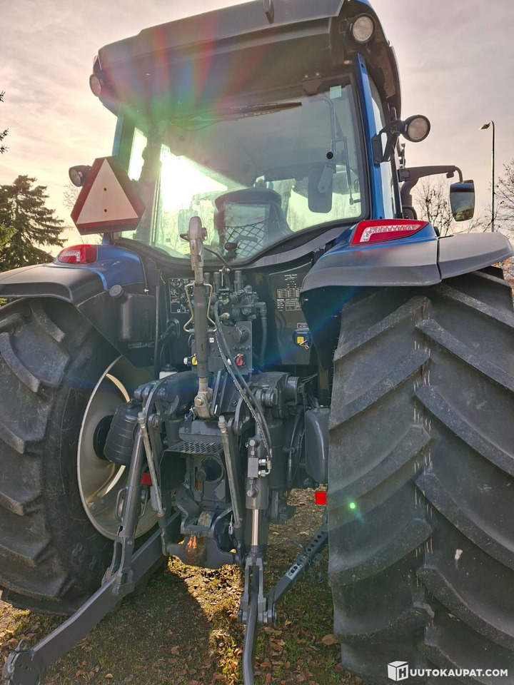 Valtra A134 with front loader, model year 2019, Kurikka - Traktors: foto 4 Valtra A134 with front loader, model year 2019, Kurikka - Traktors: foto 4