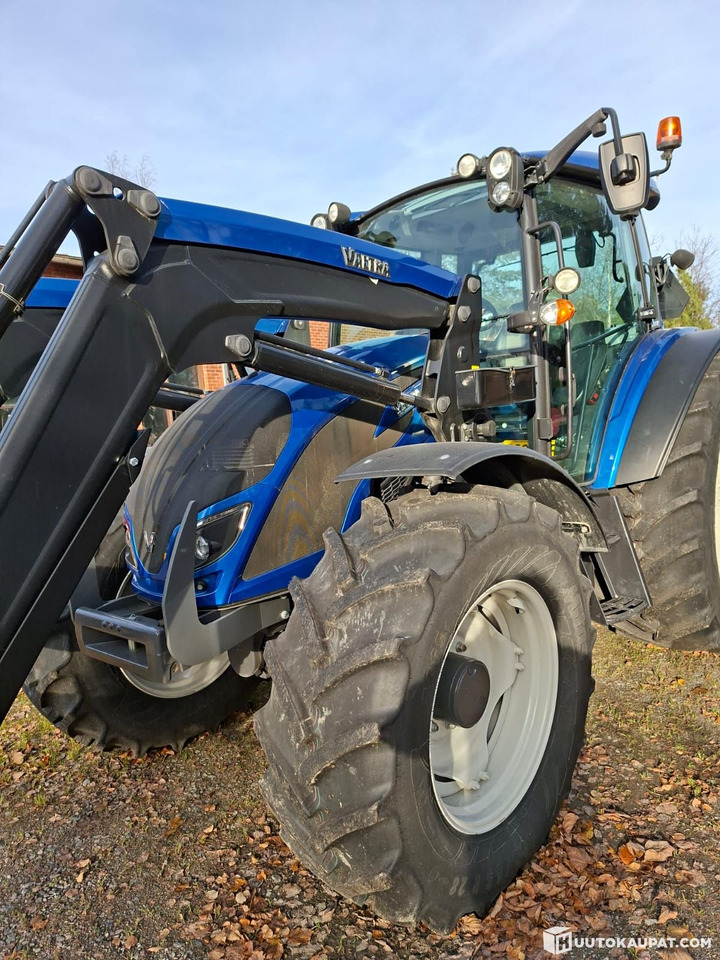 Valtra A134 with front loader, model year 2019, Kurikka - Traktors: foto 2 Valtra A134 with front loader, model year 2019, Kurikka - Traktors: foto 2