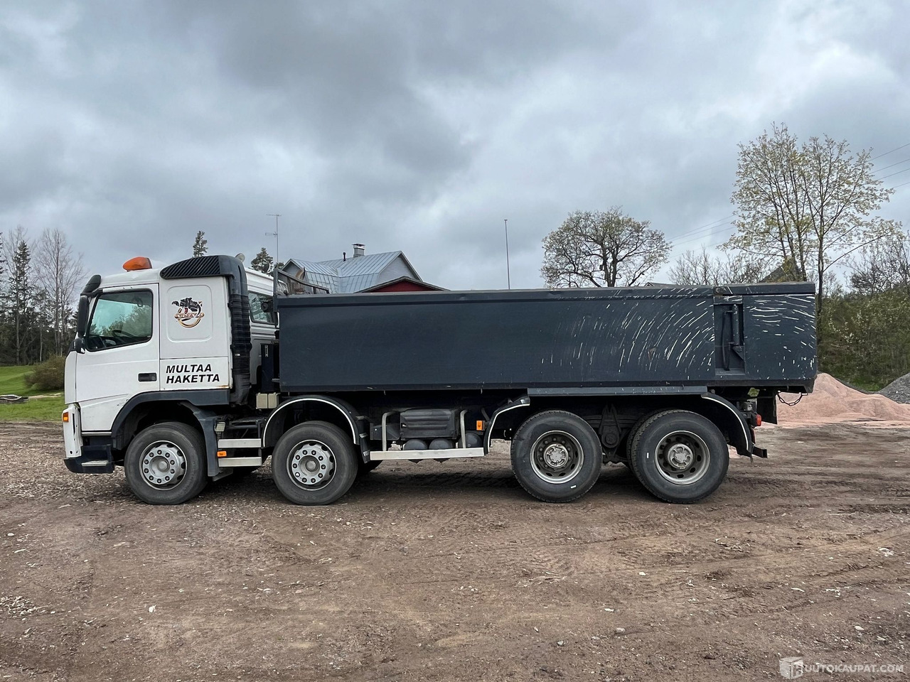 Volvo FM12, maansiirtokuorma-auto kipillä, 8X4, 2005, Vihti - Kravas automašīna pašizgāzējs: foto 3 Volvo FM12, maansiirtokuorma-auto kipillä, 8X4, 2005, Vihti - Kravas automašīna pašizgāzējs: foto 3