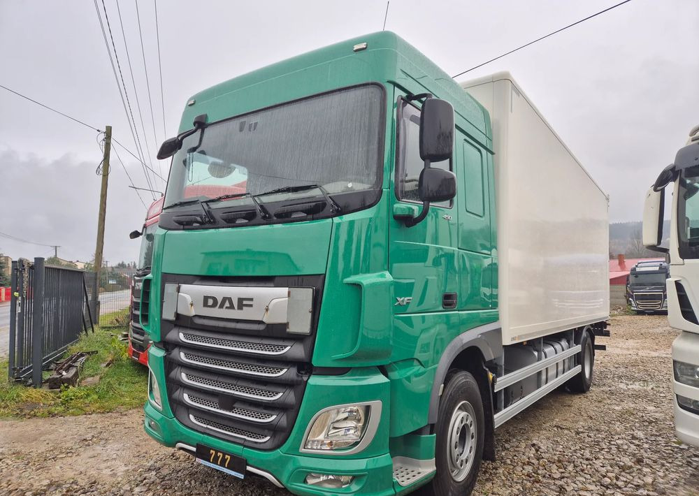 DAF XF ORYGINALNY PRZEBIEG z Niemiec / TANDEM ZESTAW PRZEJAZDOWY Z WINDĄ - Kravas automašīna ar slēgto virsbūvi: foto 1 DAF XF ORYGINALNY PRZEBIEG z Niemiec / TANDEM ZESTAW PRZEJAZDOWY Z WINDĄ - Kravas automašīna ar slēgto virsbūvi: foto 1
