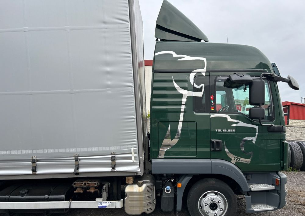MAN TGL 12.250 GLOB UNIKAT z Niemiec BDF firanka / AUTOMAT HAK / EURO 6 / BDF 7.40 wysoki / MICHELIN 80% - Kravas automašīna ar tentu: foto 4 MAN TGL 12.250 GLOB UNIKAT z Niemiec BDF firanka / AUTOMAT HAK / EURO 6 / BDF 7.40 wysoki / MICHELIN 80% - Kravas automašīna ar tentu: foto 4