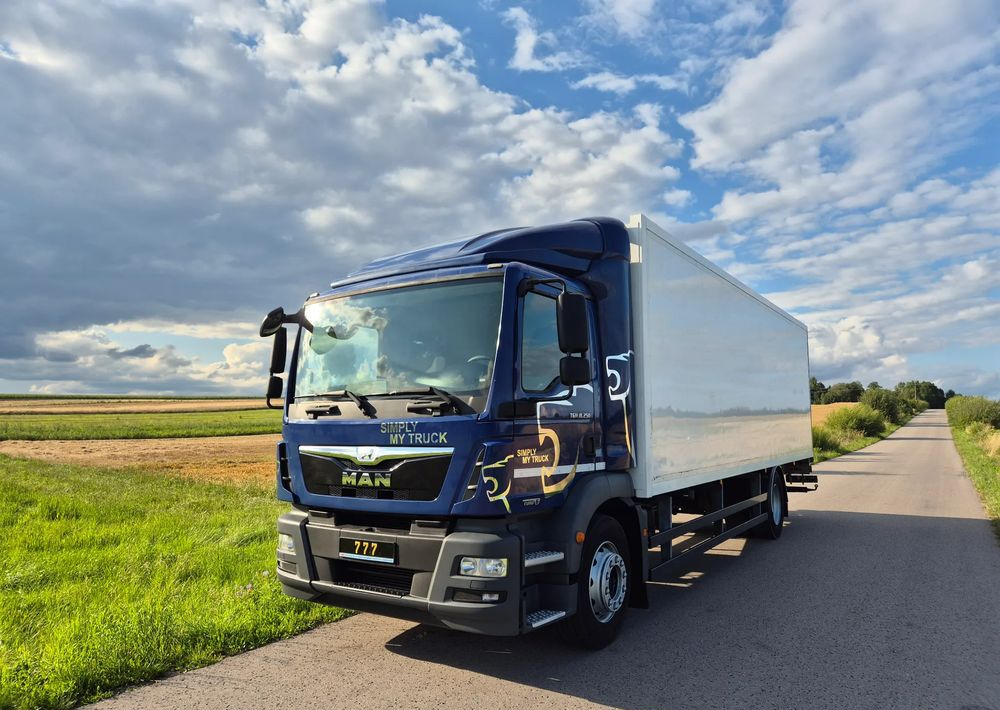 MAN TGM 18.250 Carrier 1950 D/E z Holandii / TOP STAN / 7.5m / 18 palet / winda + drzwi boczne / OKAZJA - Kravas automašīna refrižerators: foto 2 MAN TGM 18.250 Carrier 1950 D/E z Holandii / TOP STAN / 7.5m / 18 palet / winda + drzwi boczne / OKAZJA - Kravas automašīna refrižerators: foto 2