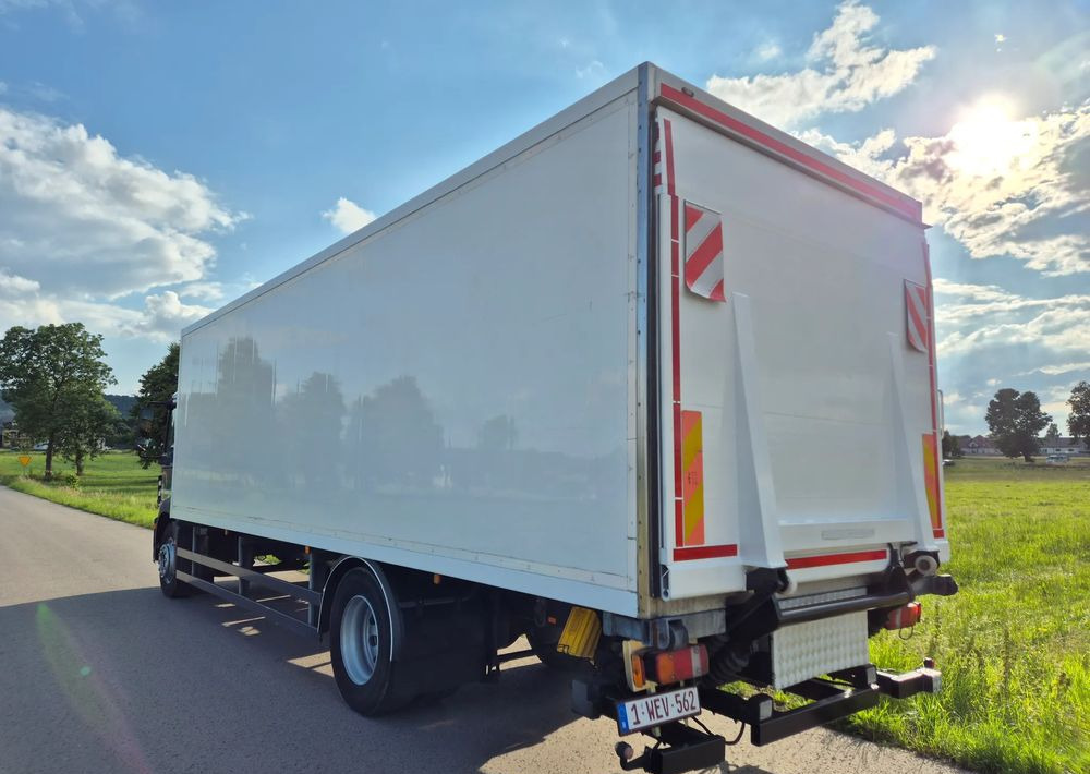 MAN TGM 18.250 Carrier 1950 D/E z Holandii / TOP STAN / 7.5m / 18 palet / winda + drzwi boczne / OKAZJA - Kravas automašīna refrižerators: foto 3 MAN TGM 18.250 Carrier 1950 D/E z Holandii / TOP STAN / 7.5m / 18 palet / winda + drzwi boczne / OKAZJA - Kravas automašīna refrižerators: foto 3