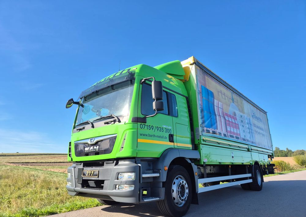 MAN Tgm 18.320 FULL SERWIS UNIKAT TOP ORYGINALNY PRZEBIEG z Niemiec AUTOMAT WINDA ACC Pirelli klima postojowa 18.250 18.290 15.250 15.290 15.320 - Kravas automašīna ar tentu: foto 2 MAN Tgm 18.320 FULL SERWIS UNIKAT TOP ORYGINALNY PRZEBIEG z Niemiec AUTOMAT WINDA ACC Pirelli klima postojowa 18.250 18.290 15.250 15.290 15.320 - Kravas automašīna ar tentu: foto 2