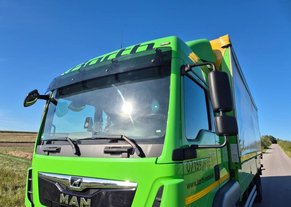 MAN Tgm 18.320 FULL SERWIS UNIKAT TOP ORYGINALNY PRZEBIEG z Niemiec AUTOMAT WINDA ACC Pirelli klima postojowa 18.250 18.290 15.250 15.290 15.320 - Kravas automašīna ar tentu: foto 4 MAN Tgm 18.320 FULL SERWIS UNIKAT TOP ORYGINALNY PRZEBIEG z Niemiec AUTOMAT WINDA ACC Pirelli klima postojowa 18.250 18.290 15.250 15.290 15.320 - Kravas automašīna ar tentu: foto 4