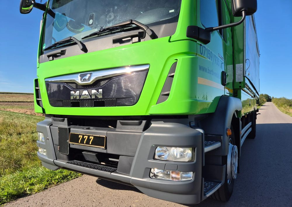 MAN Tgm 18.320 FULL SERWIS UNIKAT TOP ORYGINALNY PRZEBIEG z Niemiec AUTOMAT WINDA ACC Pirelli klima postojowa 18.250 18.290 15.250 15.290 15.320 - Kravas automašīna ar tentu: foto 3 MAN Tgm 18.320 FULL SERWIS UNIKAT TOP ORYGINALNY PRZEBIEG z Niemiec AUTOMAT WINDA ACC Pirelli klima postojowa 18.250 18.290 15.250 15.290 15.320 - Kravas automašīna ar tentu: foto 3
