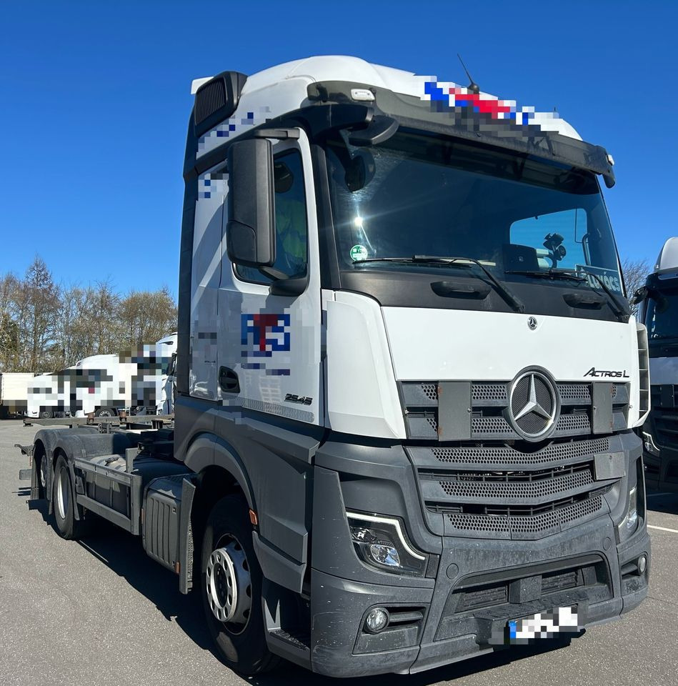 Mercedes-Benz Actros L 2545 BDF 2022 z Niemiec wiele sztuk STANDARD bez retardera 2 zbiorniki HAK - Šasija kravas automašīna: foto 1 Mercedes-Benz Actros L 2545 BDF 2022 z Niemiec wiele sztuk STANDARD bez retardera 2 zbiorniki HAK - Šasija kravas automašīna: foto 1
