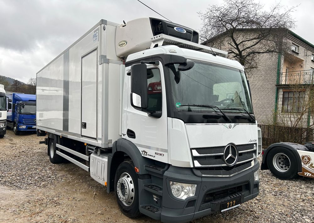 Mercedes-Benz Antos 1824 CARRIER SUPRA 1150 DRZWI + winda i drzwi boczne / 7.7m / z Holandii / KLIMA LEKKI / Axor man Tgm T1000-R THERMO King - Kravas automašīna refrižerators: foto 1 Mercedes-Benz Antos 1824 CARRIER SUPRA 1150 DRZWI + winda i drzwi boczne / 7.7m / z Holandii / KLIMA LEKKI / Axor man Tgm T1000-R THERMO King - Kravas automašīna refrižerators: foto 1