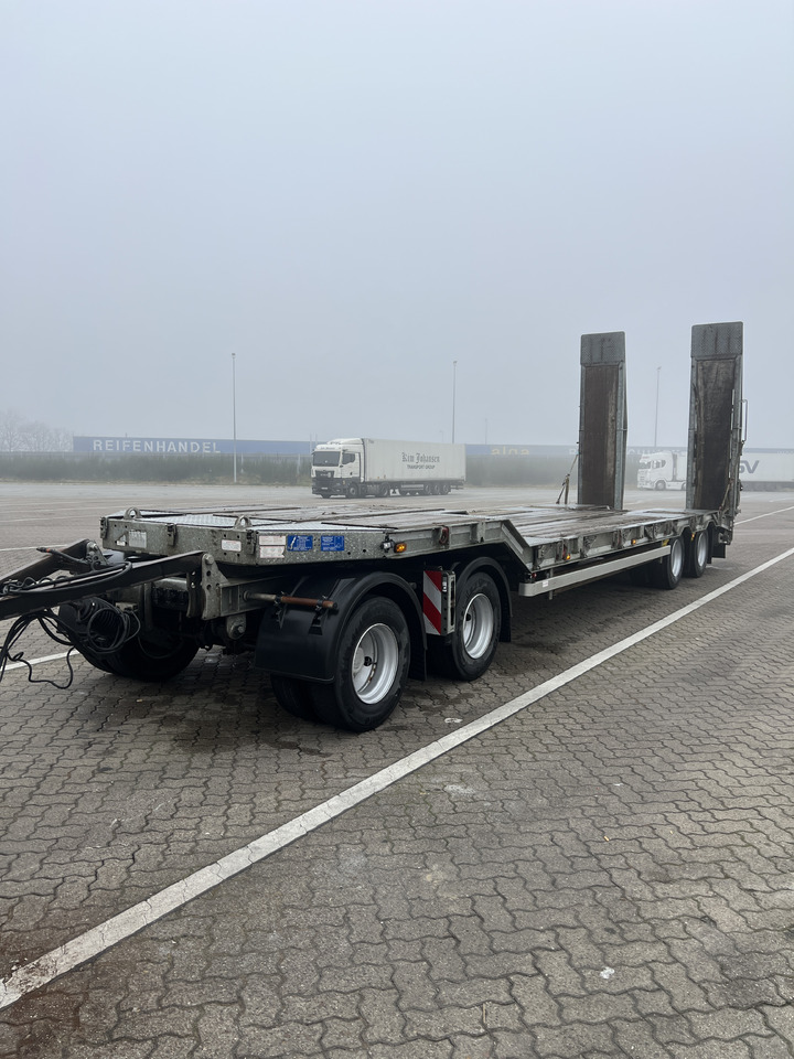 MÜLLER MITTELTAL T4 PROFI 40,0 - Piekabe zema profila platforma: foto 1 MÜLLER MITTELTAL T4 PROFI 40,0 - Piekabe zema profila platforma: foto 1