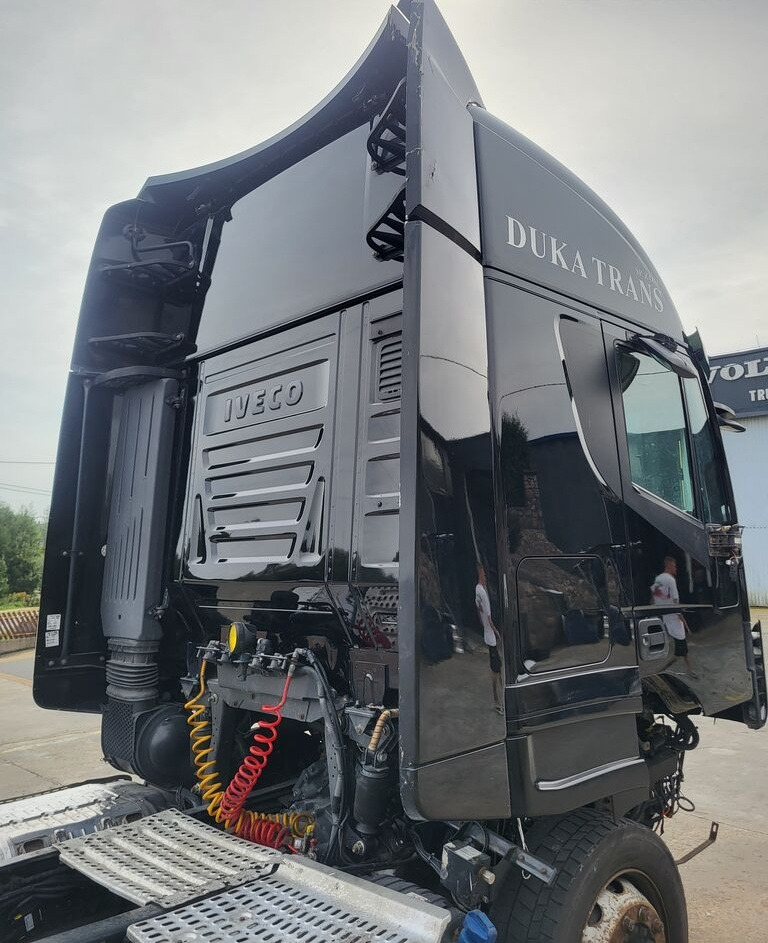 IVECO Stralis Hi-Way EEV 2017r. IVECO Iveco Stralis Hi-Way EEV 2017r. truck - Aerodinamika/ Spoileris - Kravas automašīna: foto 2 IVECO Stralis Hi-Way EEV 2017r. IVECO Iveco Stralis Hi-Way EEV 2017r. truck - Aerodinamika/ Spoileris - Kravas automašīna: foto 2