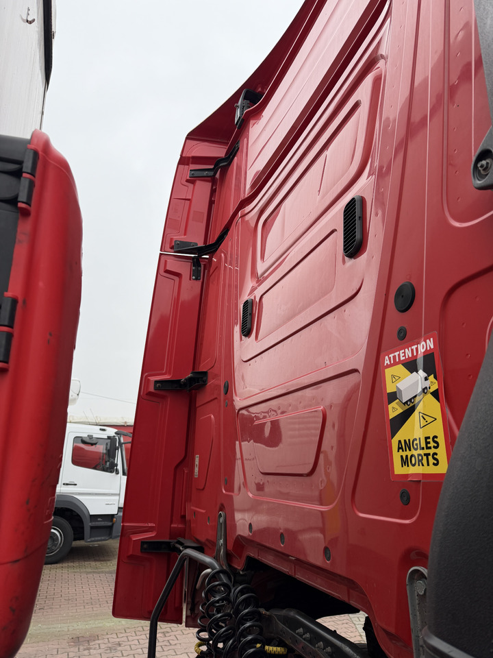 Mercedes Actros MP 4 - Aerodinamika/ Spoileris: foto 4 Mercedes Actros MP 4 - Aerodinamika/ Spoileris: foto 4