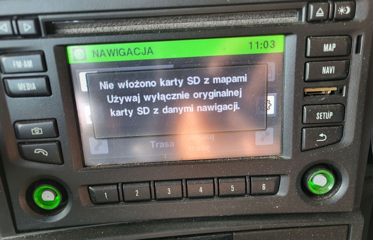 Scania Nawigacja Navi CD Bluetooth R 2538534 Scania SCANIA R 2026742 truck - Mērinstrumentu panelis - Kravas automašīna: foto 1 Scania Nawigacja Navi CD Bluetooth R 2538534 Scania SCANIA R 2026742 truck - Mērinstrumentu panelis - Kravas automašīna: foto 1