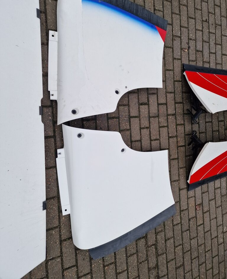 Scania Owiewka Komplet Owiewek R Topline Scania R Topline truck - Aerodinamika/ Spoileris - Kravas automašīna: foto 3 Scania Owiewka Komplet Owiewek R Topline Scania R Topline truck - Aerodinamika/ Spoileris - Kravas automašīna: foto 3