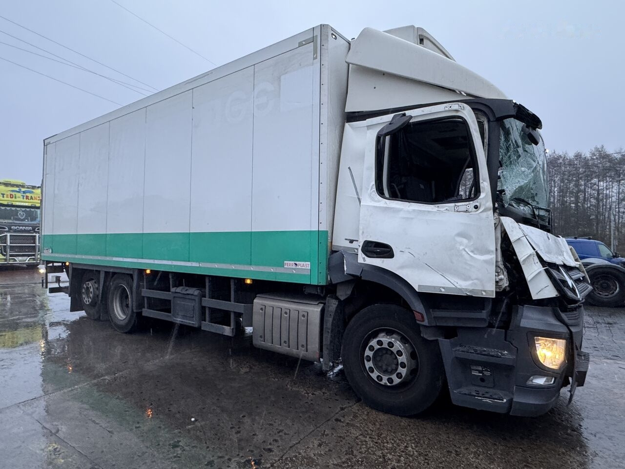 Damaged Mercedes-Benz Actros Antos Arocs - Kabīne - Kravas automašīna: foto 3 Damaged Mercedes-Benz Actros Antos Arocs - Kabīne - Kravas automašīna: foto 3