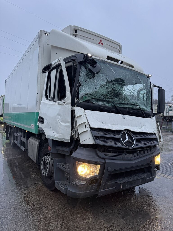 Damaged Mercedes-Benz Actros Antos Arocs - Kabīne - Kravas automašīna: foto 2 Damaged Mercedes-Benz Actros Antos Arocs - Kabīne - Kravas automašīna: foto 2