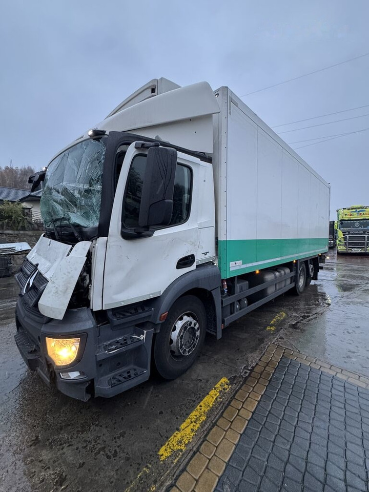 Damaged Mercedes-Benz Actros Antos Arocs - Kabīne - Kravas automašīna: foto 4 Damaged Mercedes-Benz Actros Antos Arocs - Kabīne - Kravas automašīna: foto 4