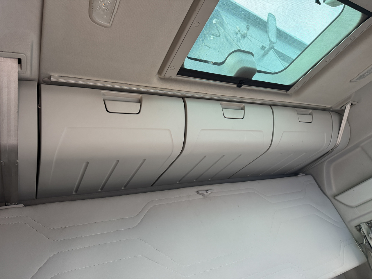 Ford F-Max 500 - Kabīne un interjers: foto 1 Ford F-Max 500 - Kabīne un interjers: foto 1