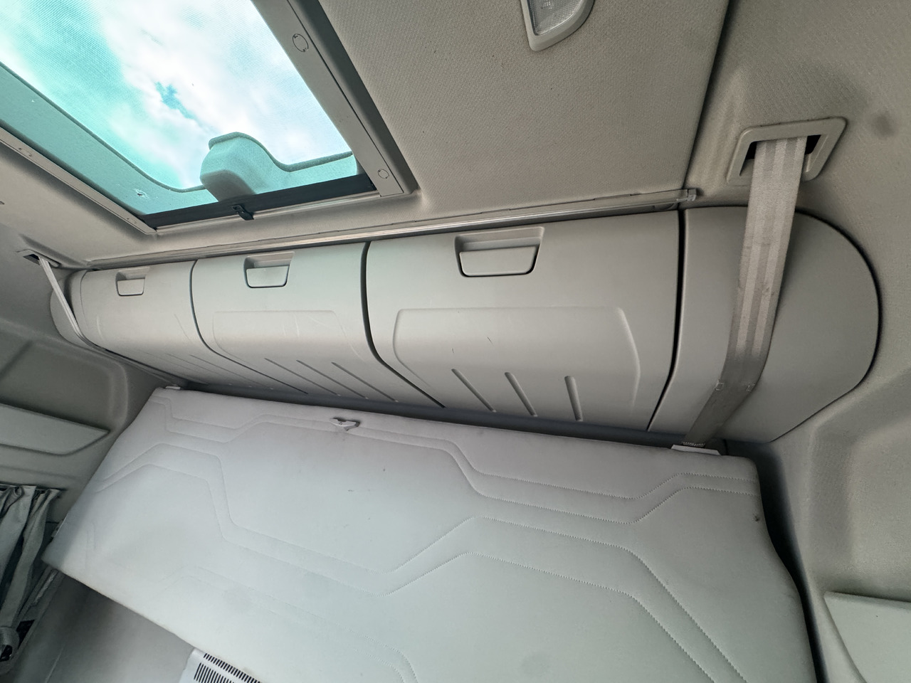 Ford F-Max 500 - Kabīne un interjers: foto 2 Ford F-Max 500 - Kabīne un interjers: foto 2