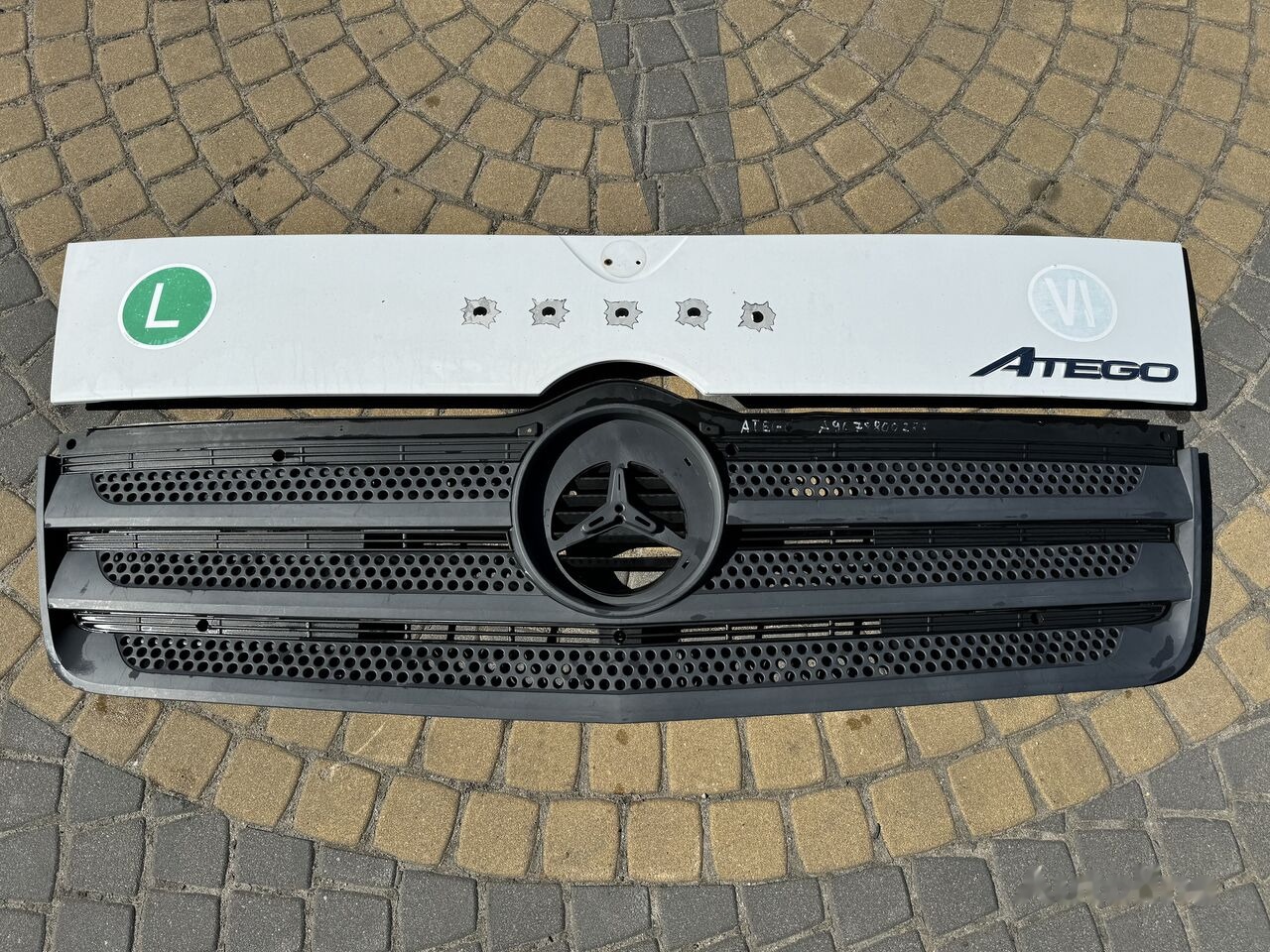 Mercedes-Benz Atego III E6 - Motora pārsegs - Kravas automašīna: foto 1 Mercedes-Benz Atego III E6 - Motora pārsegs - Kravas automašīna: foto 1