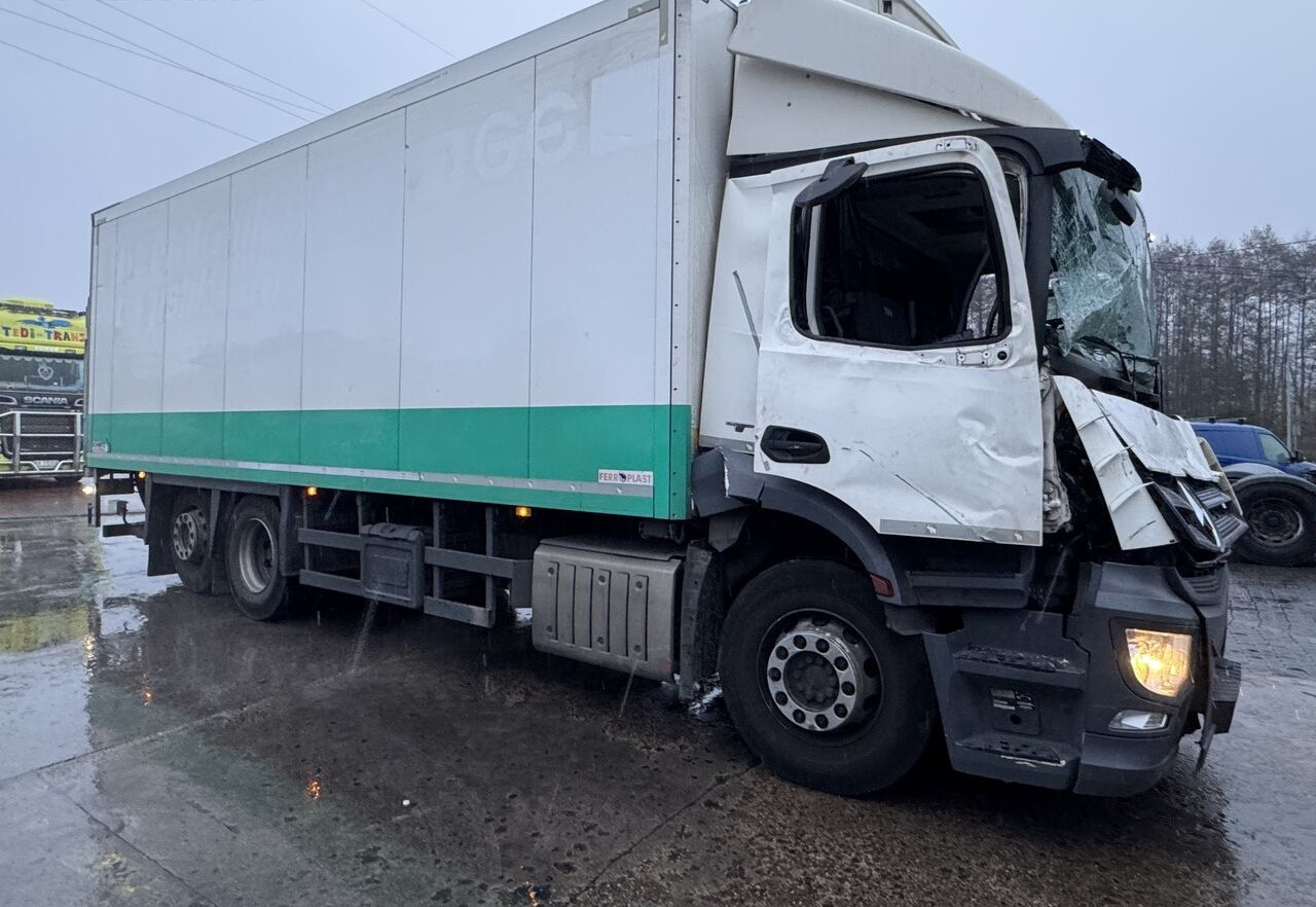 Zabudowa Kontener Chłodnia Schmitz Mercedes Iveco Man Volvo Schmitz Cargobull Mercedes-Benz Antos - Virsbūve un ārpuse - Kravas automašīna: foto 1 Zabudowa Kontener Chłodnia Schmitz Mercedes Iveco Man Volvo Schmitz Cargobull Mercedes-Benz Antos - Virsbūve un ārpuse - Kravas automašīna: foto 1
