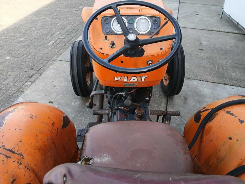 Fiat 450 vigneto - Traktors: foto 4 Fiat 450 vigneto - Traktors: foto 4