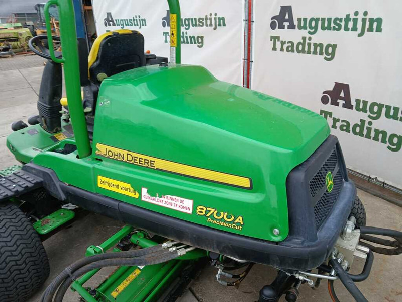 John Deere 8700 A - Zāles pļāvējs: foto 2 John Deere 8700 A - Zāles pļāvējs: foto 2