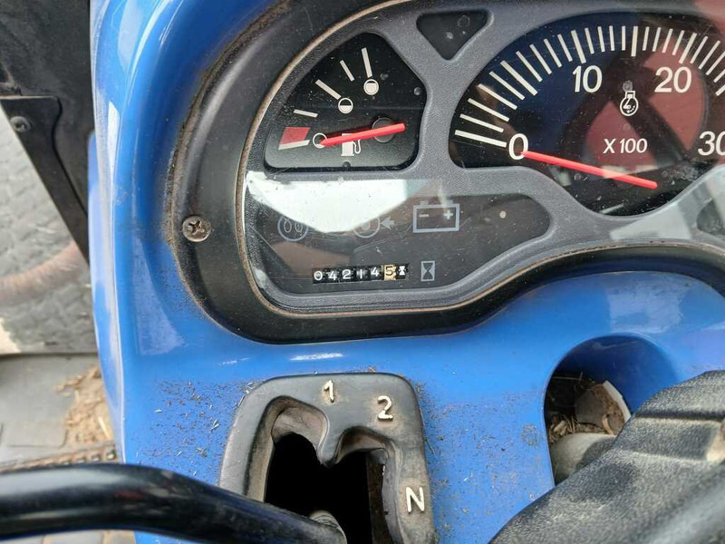 Traktors New Holland TC 27: foto 17 Traktors New Holland TC 27: foto 17