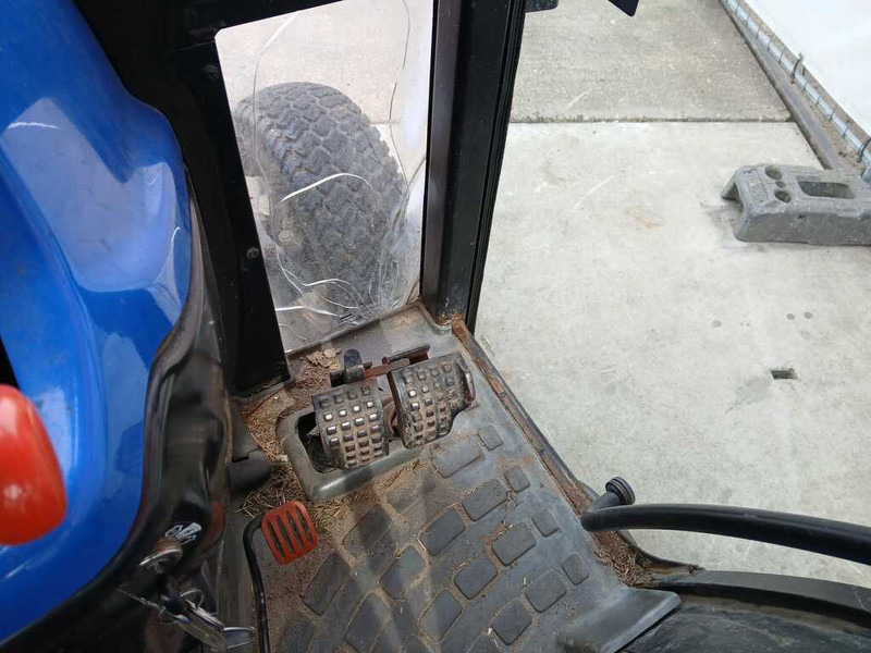 Traktors New Holland TC 27: foto 13 Traktors New Holland TC 27: foto 13