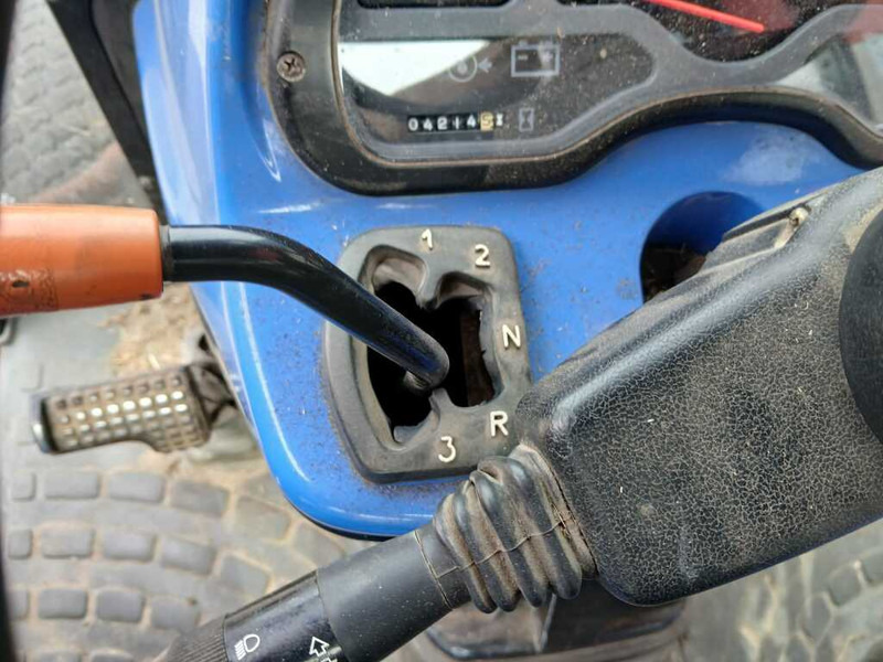 Traktors New Holland TC 27: foto 18 Traktors New Holland TC 27: foto 18