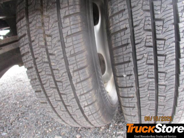 FUSO Canter 3C15 - Furgons ar slēgtā virsbūve: foto 2 FUSO Canter 3C15 - Furgons ar slēgtā virsbūve: foto 2