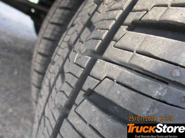 FUSO Canter 3C15 - Furgons ar slēgtā virsbūve: foto 5 FUSO Canter 3C15 - Furgons ar slēgtā virsbūve: foto 5