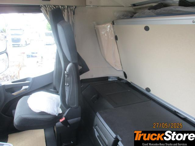 Mercedes-Benz Actros 2542 - Kravas automašīna ar tentu: foto 3 Mercedes-Benz Actros 2542 - Kravas automašīna ar tentu: foto 3
