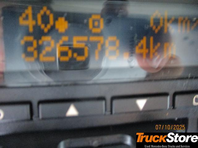 Mercedes-Benz Actros 1845 LS nRL - Vilcējs: foto 2 Mercedes-Benz Actros 1845 LS nRL - Vilcējs: foto 2