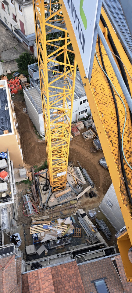 Liebherr 250EC-B12 Litronic - Torņa celtnis: foto 4 Liebherr 250EC-B12 Litronic - Torņa celtnis: foto 4