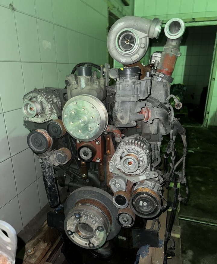 Deutz TTCD 7.8 L6 - Dzinējs - Ekskavators: foto 1 Deutz TTCD 7.8 L6 - Dzinējs - Ekskavators: foto 1