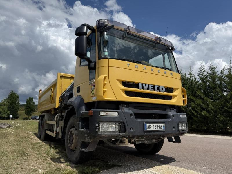 Iveco Trakker - Kravas automašīna pašizgāzējs, Kravas auto ar manipulatoru: foto 1 Iveco Trakker - Kravas automašīna pašizgāzējs, Kravas auto ar manipulatoru: foto 1