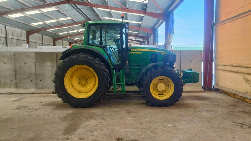 John Deere 7530 Premium Boite Vario - Traktors: foto 3 John Deere 7530 Premium Boite Vario - Traktors: foto 3