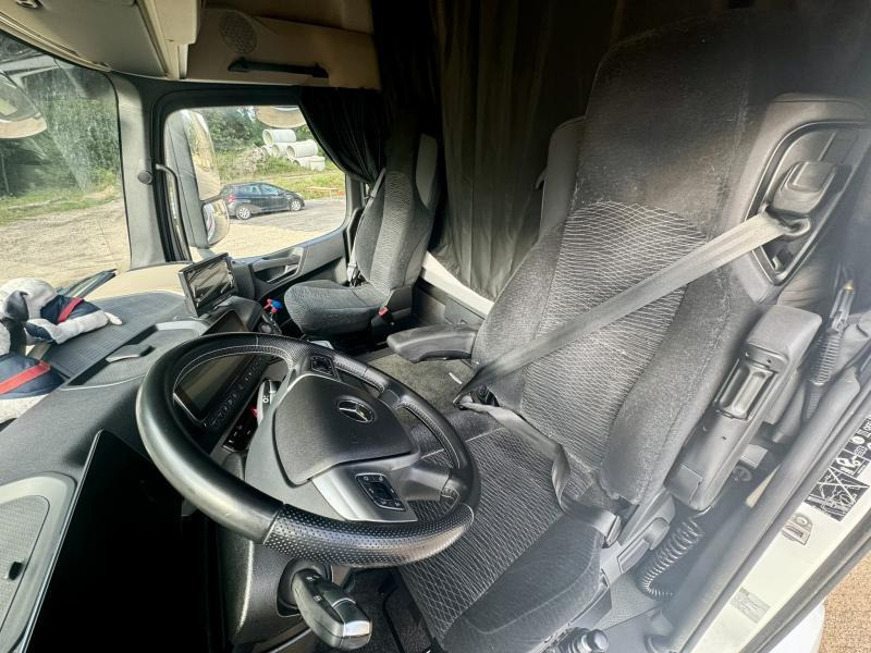 Vilcējs Mercedes Actros 1848: foto 8