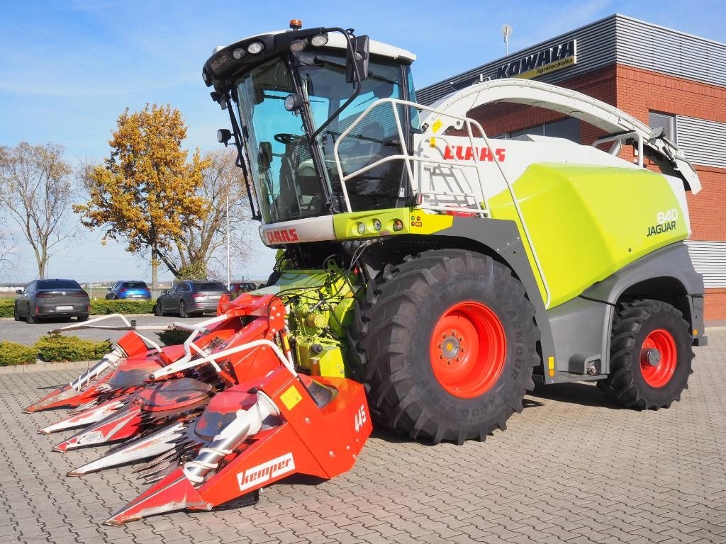 Claas Jaguar 840 4x4 + Kemper 445 - Lopbarības kombains: foto 5 Claas Jaguar 840 4x4 + Kemper 445 - Lopbarības kombains: foto 5