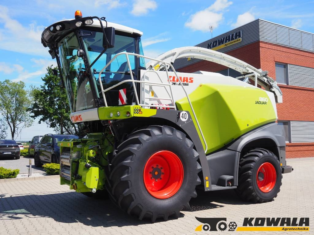 Claas Jaguar 860 4WD - Lopbarības kombains: foto 1 Claas Jaguar 860 4WD - Lopbarības kombains: foto 1