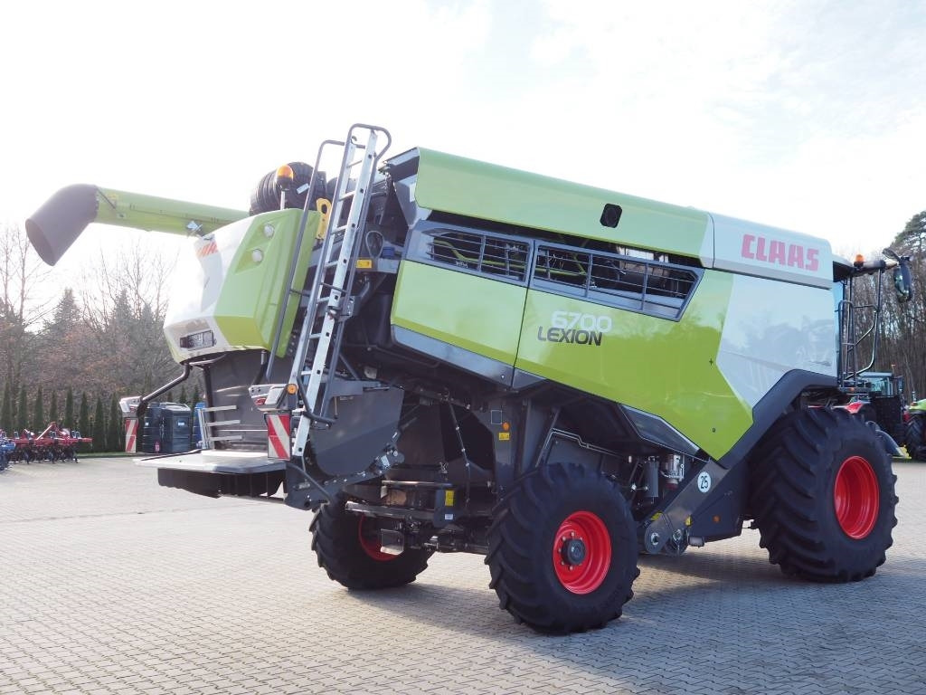 Claas Lexion 6700 + V930 - Labības kombains: foto 3 Claas Lexion 6700 + V930 - Labības kombains: foto 3