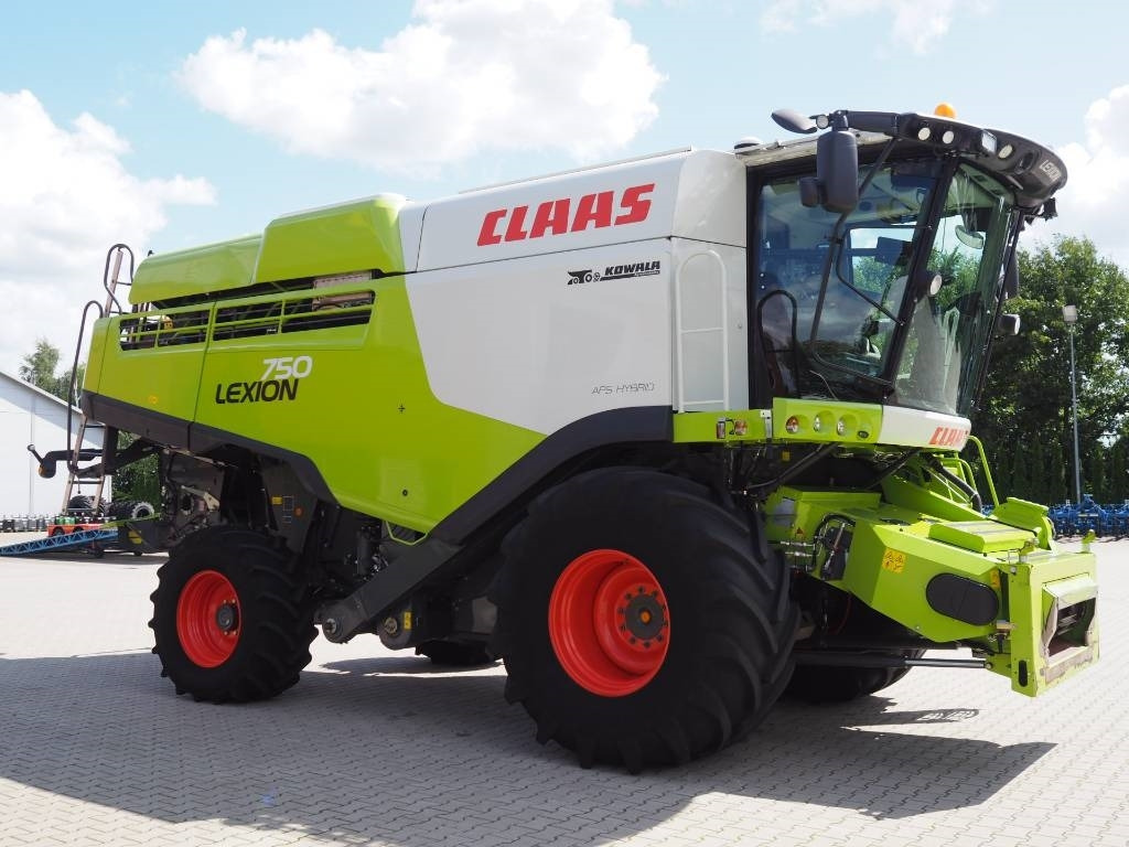 Claas Lexion 750 GPS + V770 - Labības kombains: foto 4 Claas Lexion 750 GPS + V770 - Labības kombains: foto 4