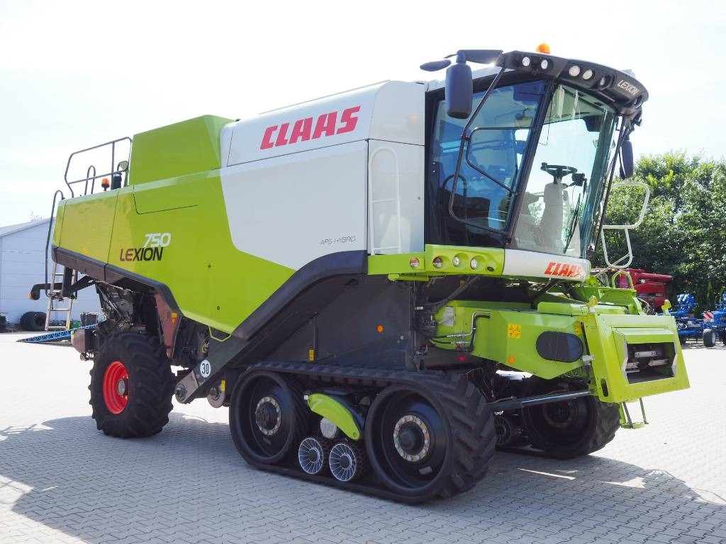 Claas Lexion 750TT + V900 - Labības kombains: foto 4 Claas Lexion 750TT + V900 - Labības kombains: foto 4