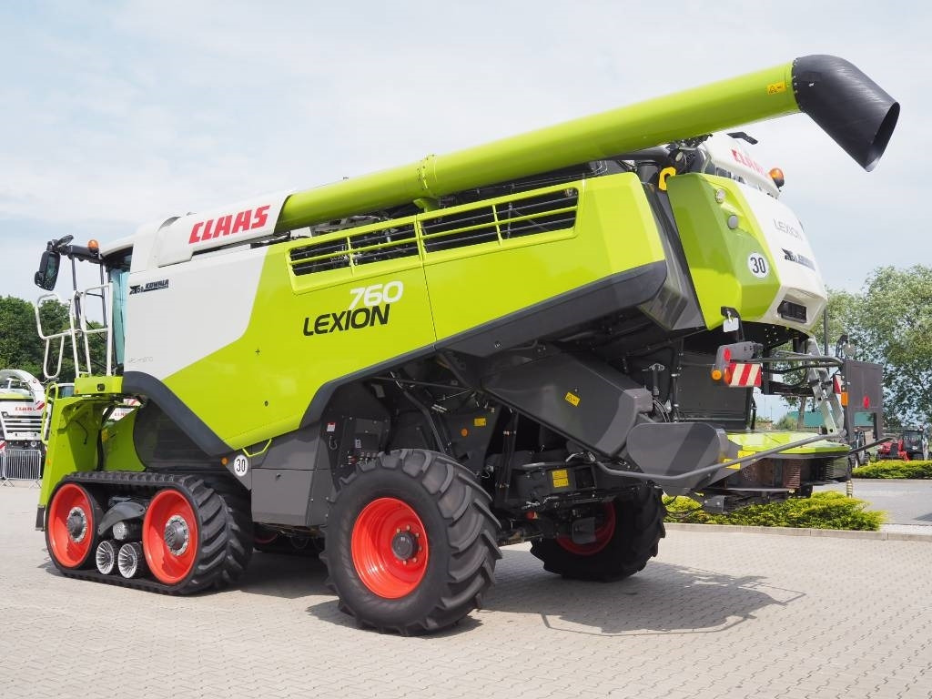 Claas Lexion 760TT + V930 - Labības kombains: foto 2 Claas Lexion 760TT + V930 - Labības kombains: foto 2