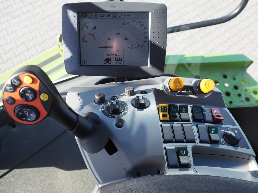 Labības kombains Claas Lexion 770TT 4x4 + V1200: foto 7 Labības kombains Claas Lexion 770TT 4x4 + V1200: foto 7