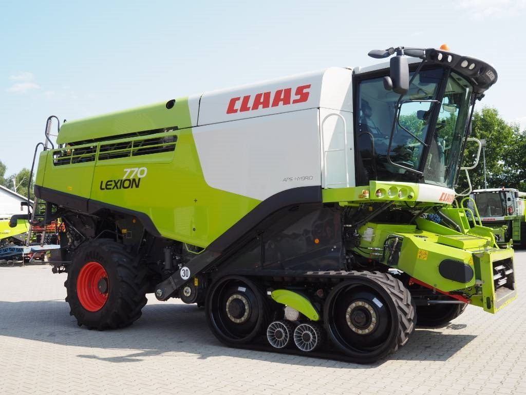 Claas Lexion 770TT + V1050 - Labības kombains: foto 4 Claas Lexion 770TT + V1050 - Labības kombains: foto 4