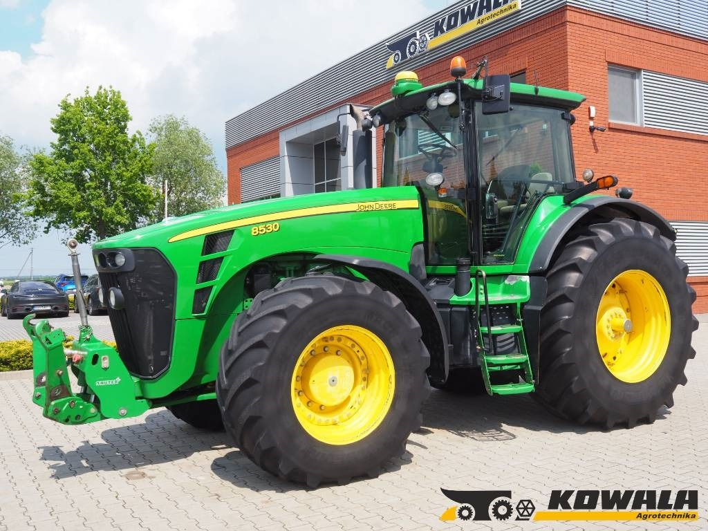 John Deere 8530 AutoPower GPS - Traktors: foto 1 John Deere 8530 AutoPower GPS - Traktors: foto 1